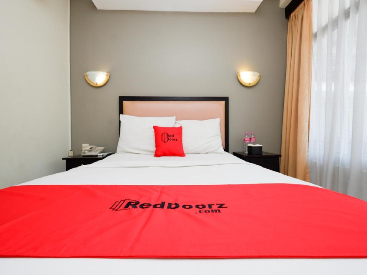 Reddoorz Plus @ Singosari Raya Semarang Buitenkant foto