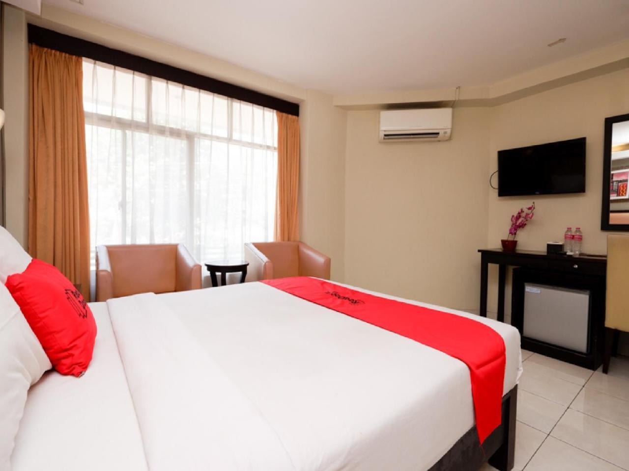 Reddoorz Plus @ Singosari Raya Semarang Buitenkant foto