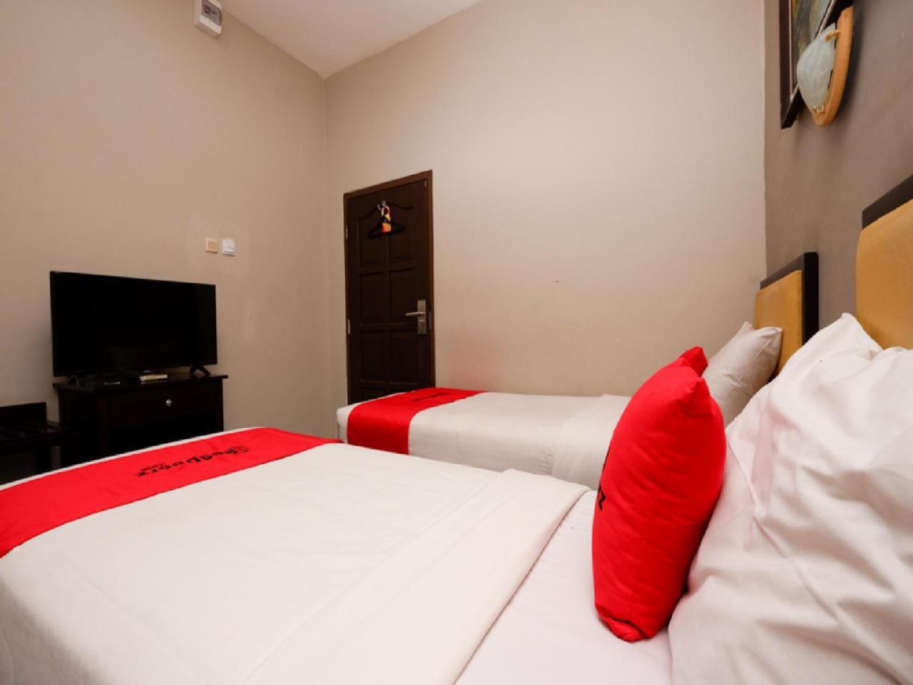 Reddoorz Plus @ Singosari Raya Semarang Buitenkant foto