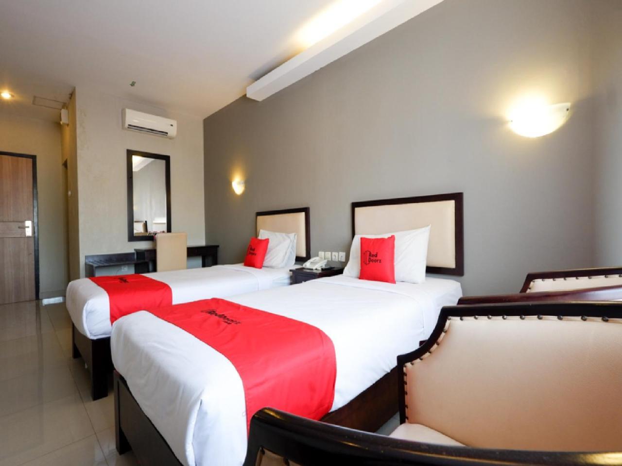 Reddoorz Plus @ Singosari Raya Semarang Buitenkant foto
