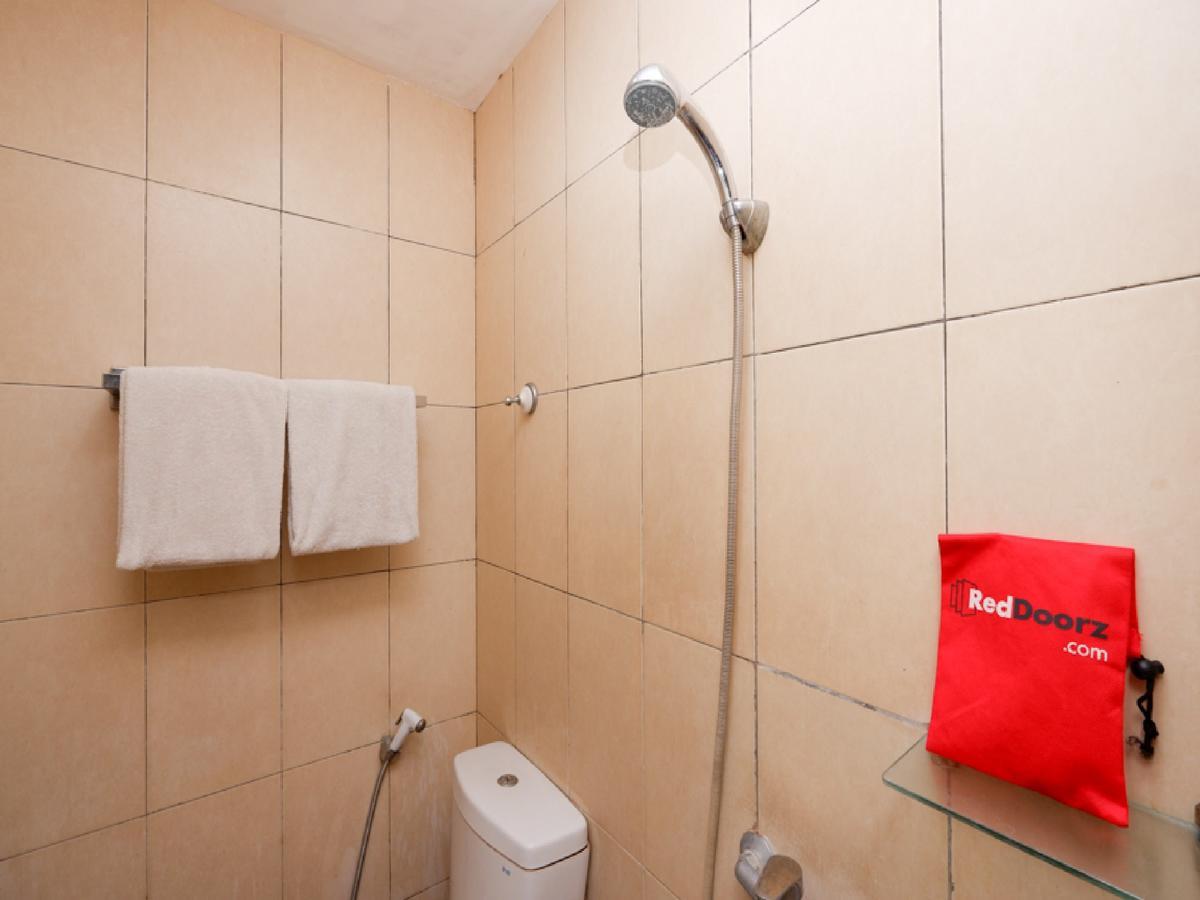Reddoorz Plus @ Singosari Raya Semarang Buitenkant foto