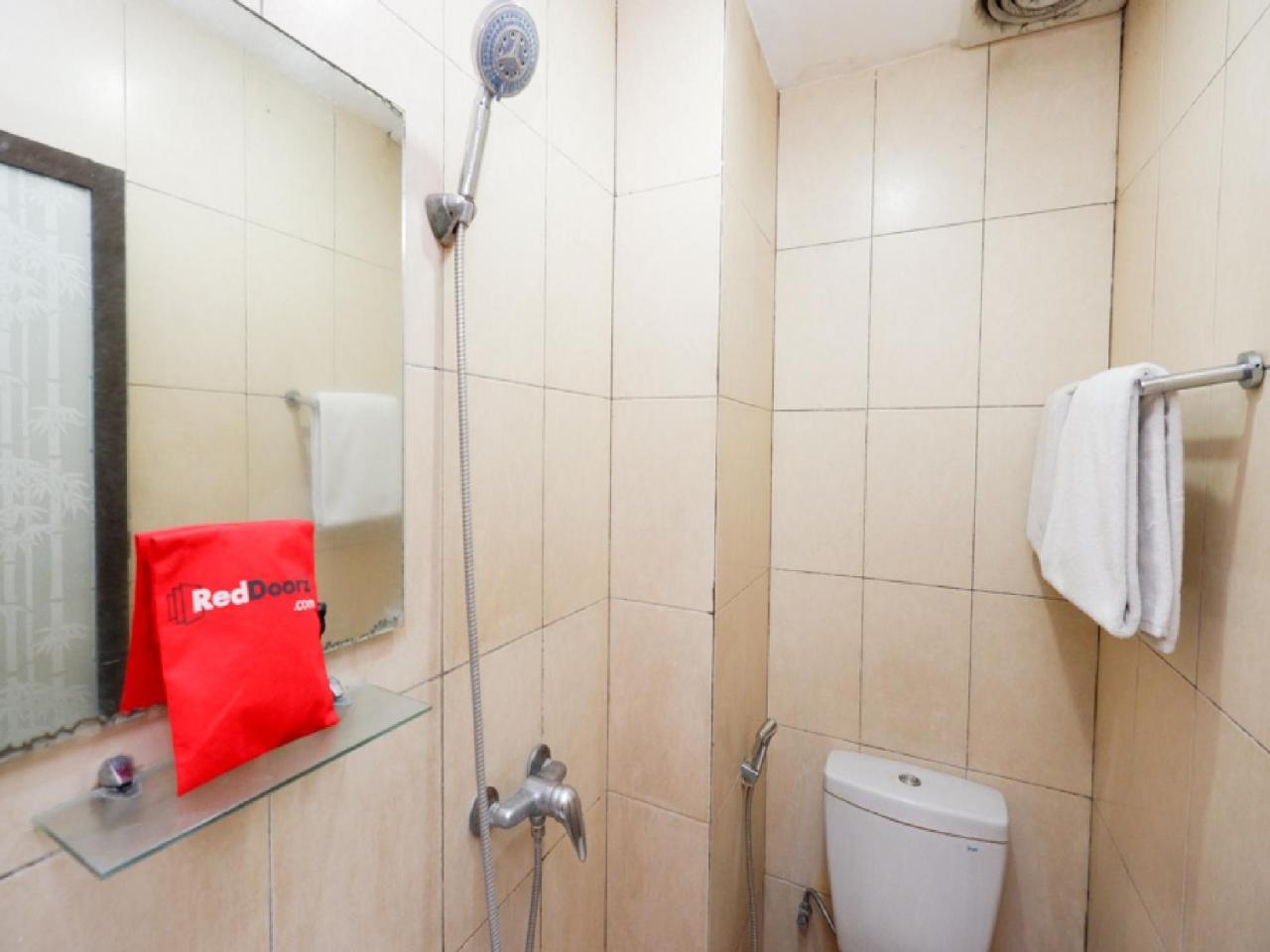 Reddoorz Plus @ Singosari Raya Semarang Buitenkant foto