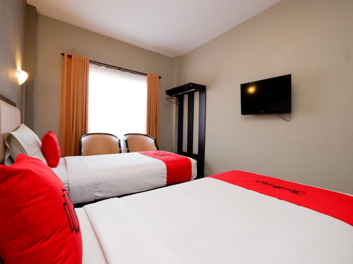 Reddoorz Plus @ Singosari Raya Semarang Buitenkant foto